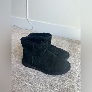 Black UGG minis